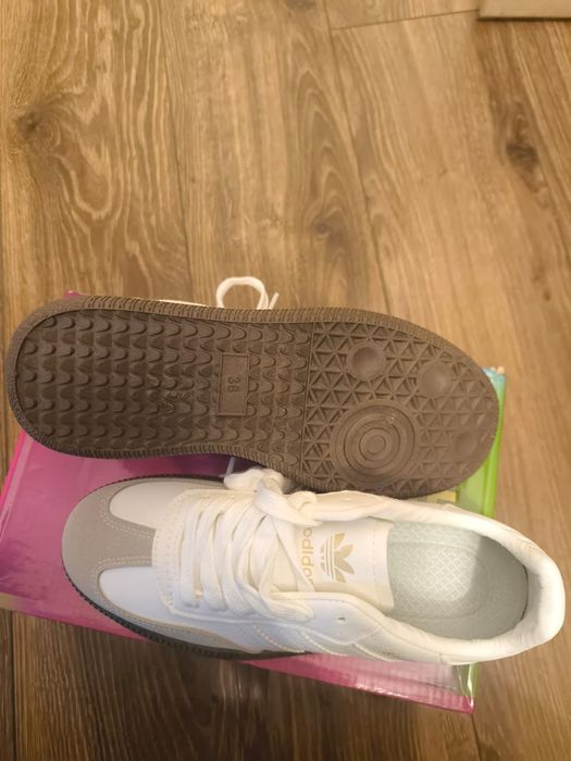 Кроссовки Adidas