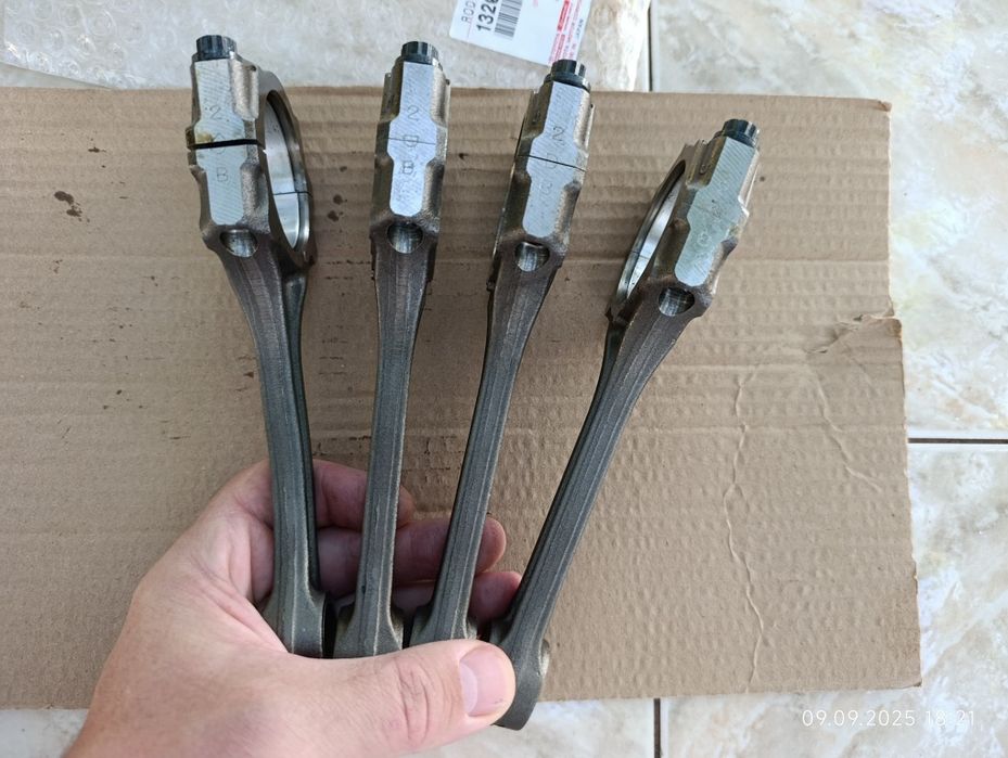 Биела Биели Мотовилка Toyota Avensis III 2.0 бензин, 152 к.с.