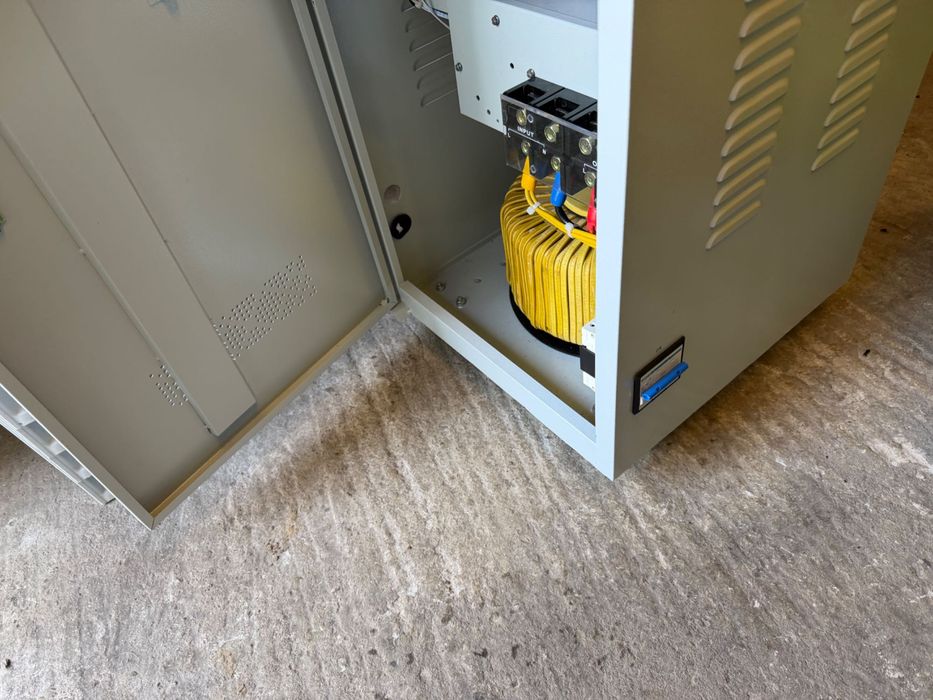Стабилизатор на напрежение 30 KVA