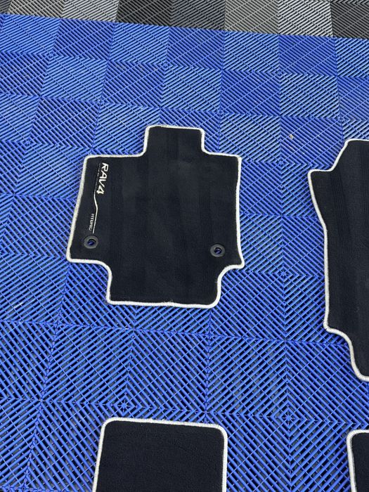 Мокетени стелки за VW SKODA MG BMW RAV 4 RANGE ROVER