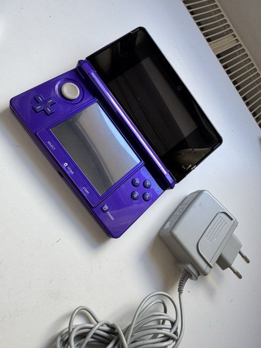 Nintendo 3ds purple