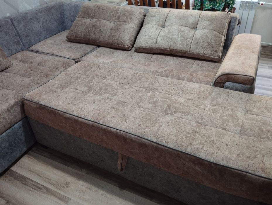 Мягкий большой уголок