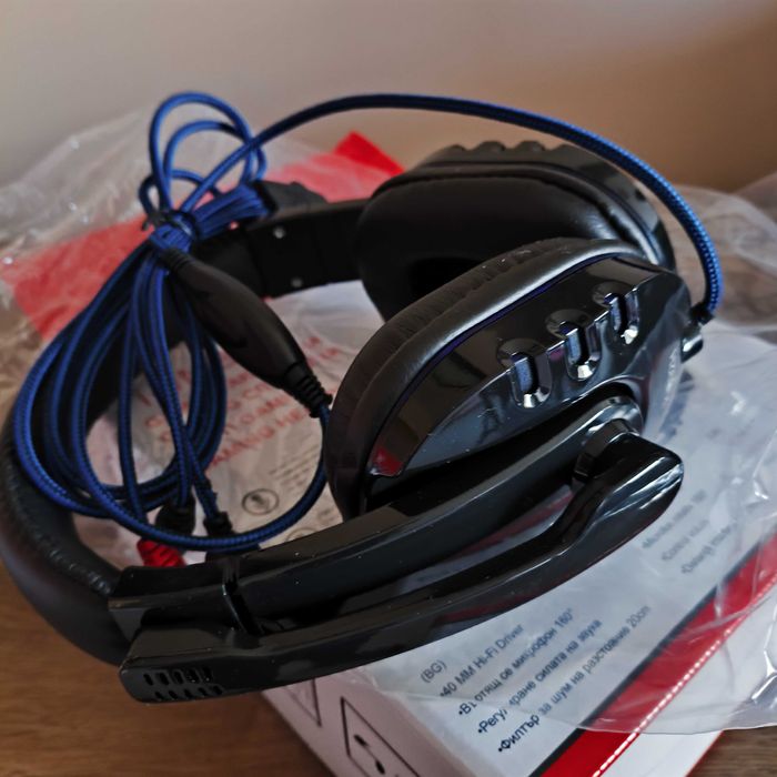 Гейминг слушалки със LED светлини