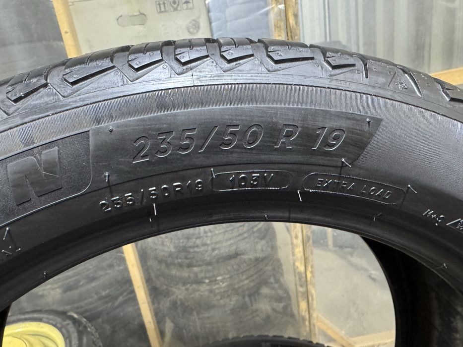 ПродаммMichelin 235/50/19