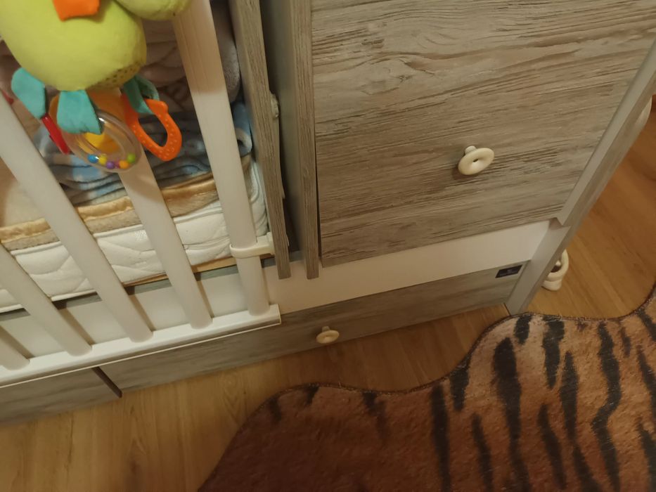 Продава се кошара за дете