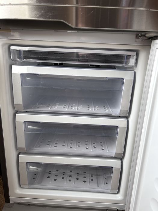 Продам холодильник Samsung