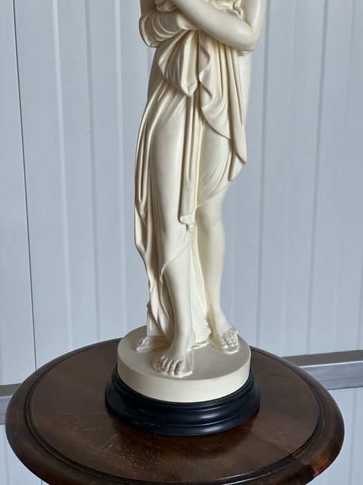 Statuetă „Venus Italica” (Antonio Canova) – Stil Neoclasic