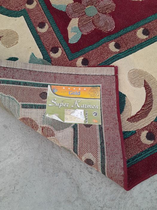 Продам ковёр в хорошем состояний