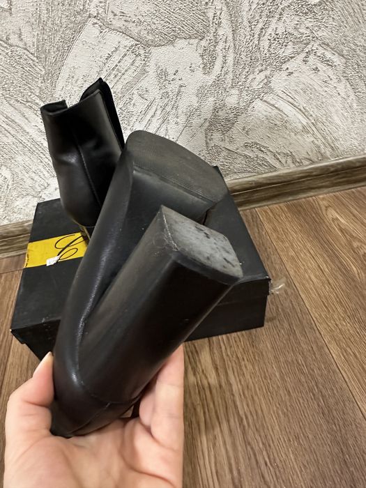 Продам женсую обувь