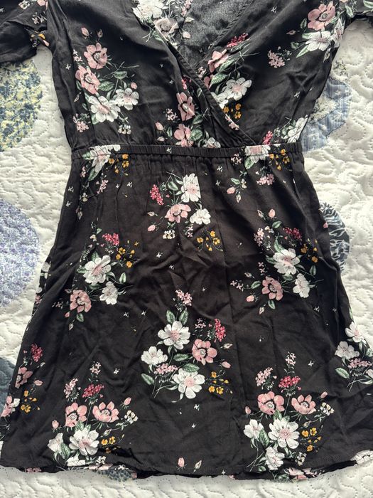 Черна туника на цветя