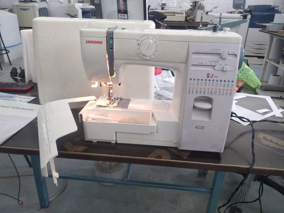 Продается швейная машинка