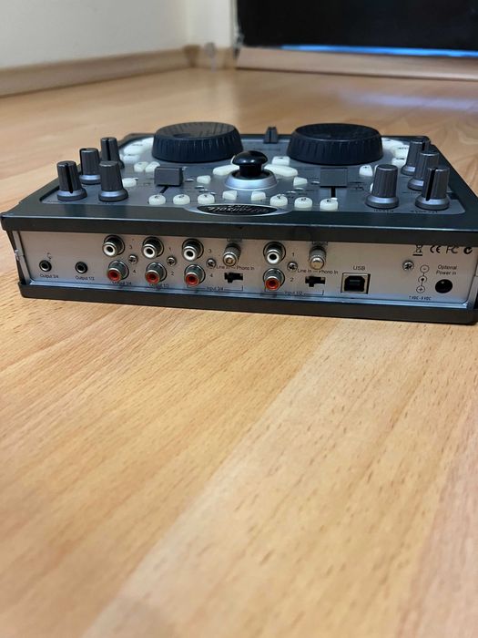 DJ контролер Hercules