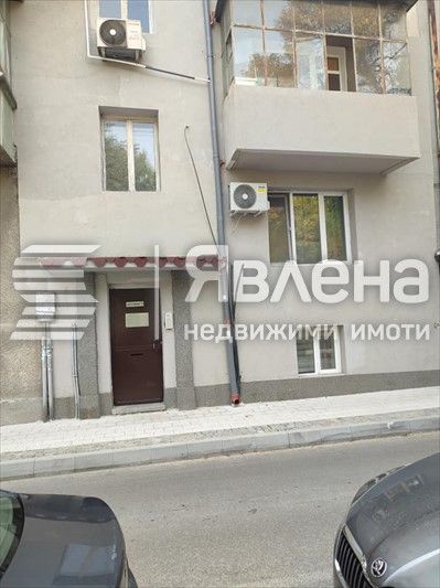 Дава се под наем Тристаен апартамент в Пловдив, Център - 85 кв.м за 500 € - Снимка #9