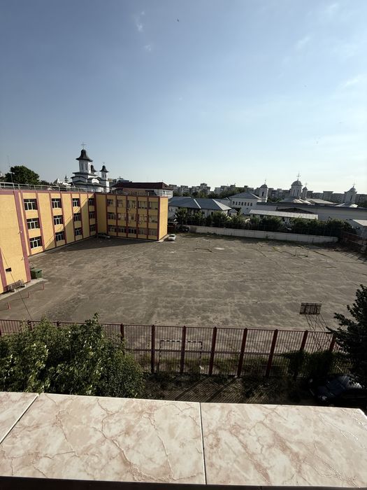 Vând garsoniera confort 1