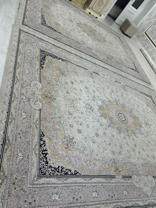 Продается ковер высокого качества.