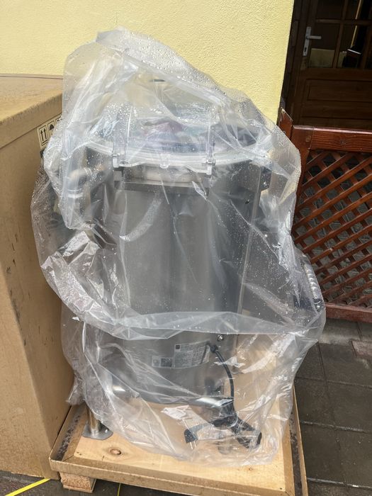 Vand masina de curatat cartofii profesionala