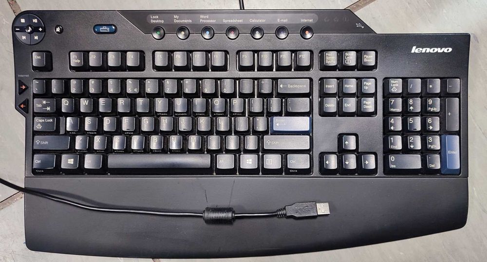 DELL Docking station - 160 лв + ПОДАРЪК - КЛАВИАТУРА