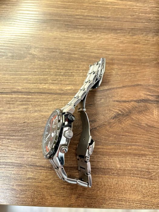 Часовник Casio Edificet