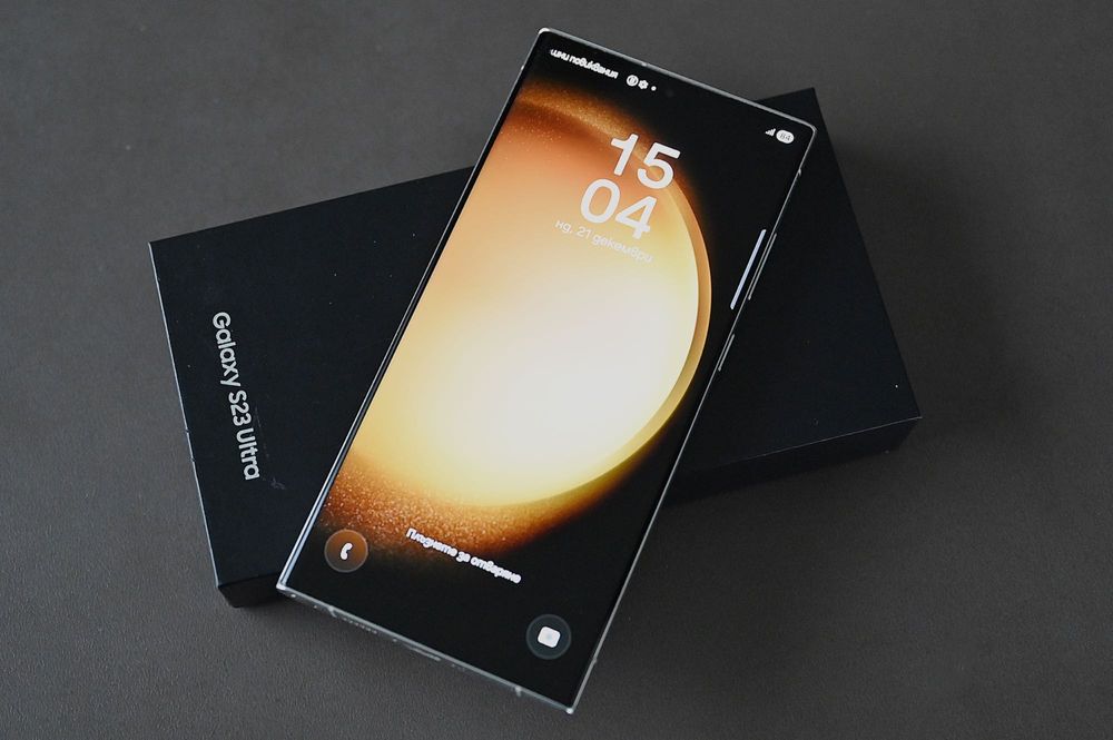 Samsung Galaxy S23 Ultra 256GB, бял – перфектно състояние