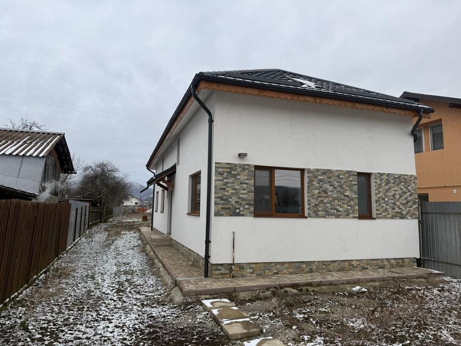 Vila nouă P+ M, 150 mp utili, teren 875 mp, proprietar