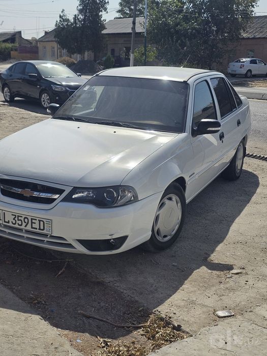 Nexia 2 2015 sotiladi