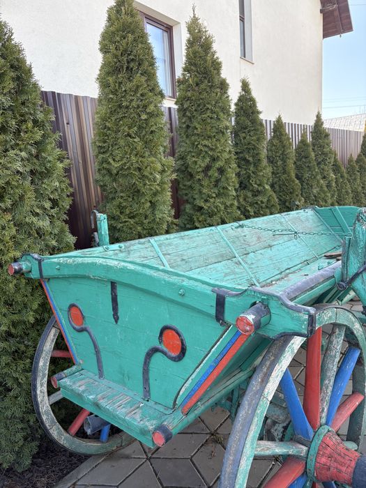 Caruță veche din lemn