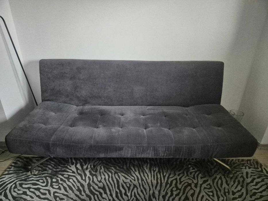 Canapea BoConcept gri petrol, extensibila – retapitata, design modern