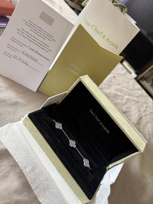 Sweet Alhambra bracelet, 6 motifs, rhodium plated 18K white gold,