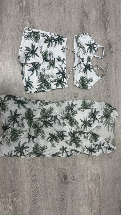 Продам купальник с накидкой