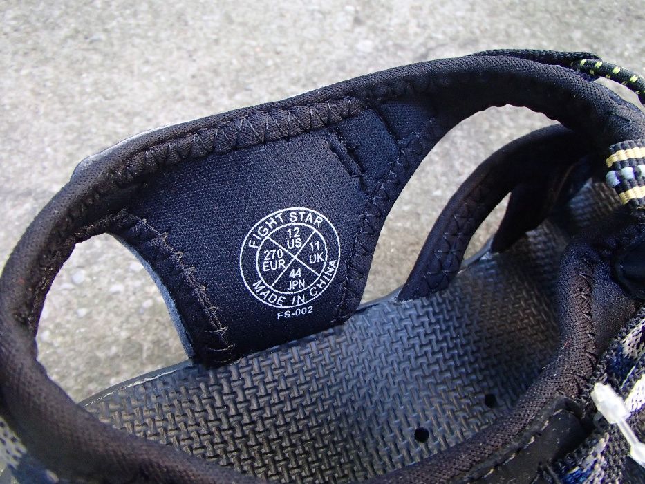 Продавам леки дишащи сандали с протектор отпред за предпазване от у