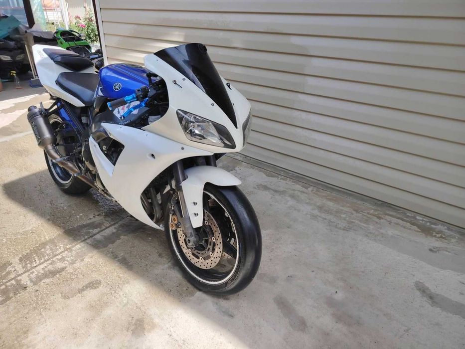 Yamaha YZF-R1 на части