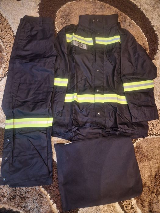 Costum intemperii pompieri