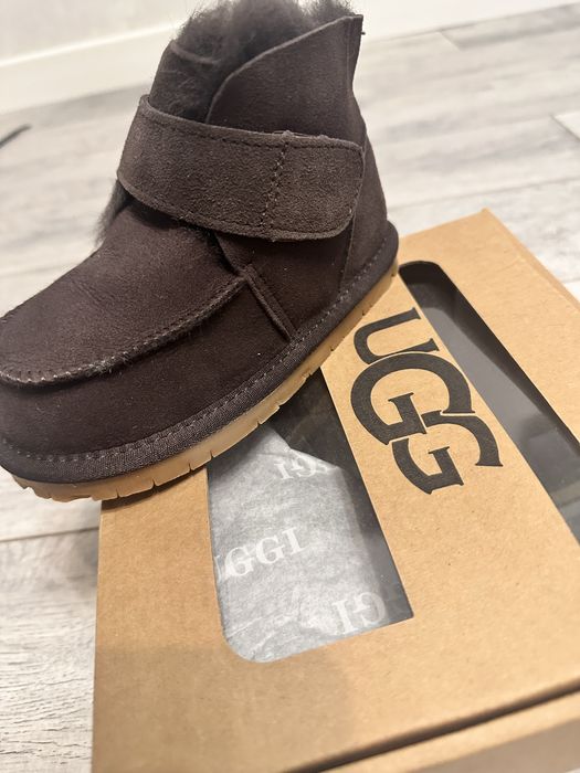 Продам Детские Теплые  угги UGG
