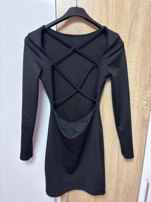 Официални рокли.