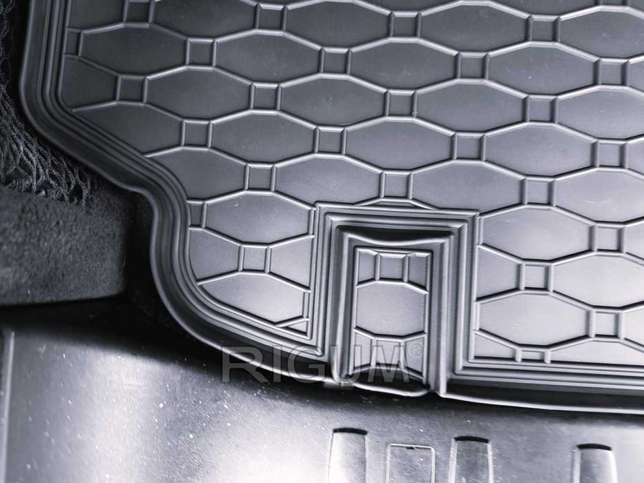 Гумени стелки или багажник BMW X3 E83 БМВ Х3 от 2003 до 2011г.