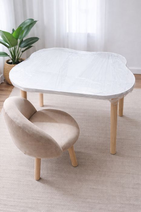 Детские столы и стулья