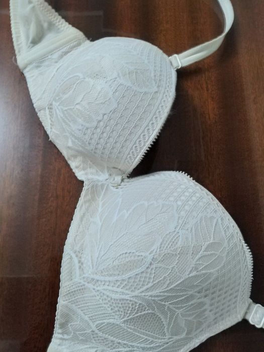 Продаю бюстгальтеры новые