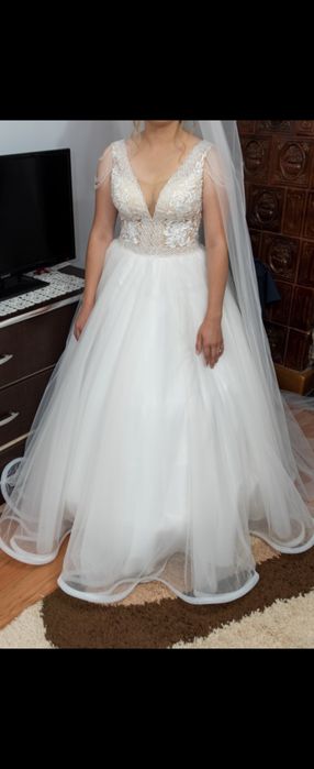 Rochie mireasa superba