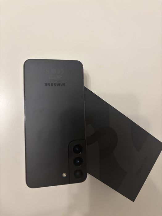 Vand Samsung S22 in stare foarte buna !