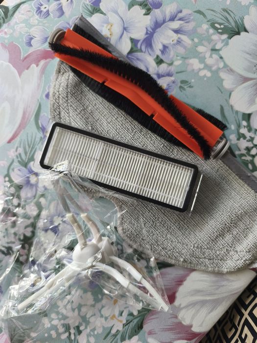 Сменные щетки и фильтр на робот-пылесос mi