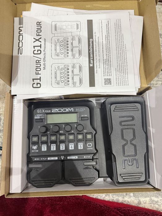 Продаю гитарный процессор Zoom G1X four