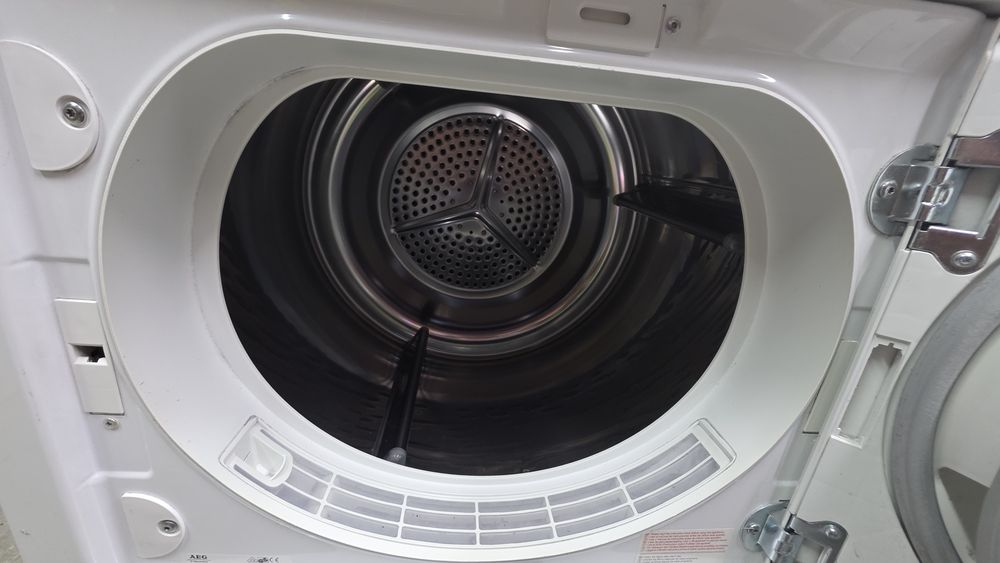 Сушилня AEG T59840
