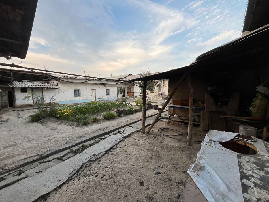 Yer sotiladi Oxunboboyevda