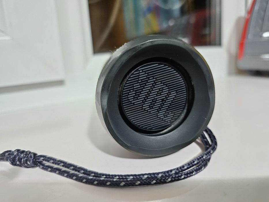 Портативная Bluetooth колонка JBL Flip 4