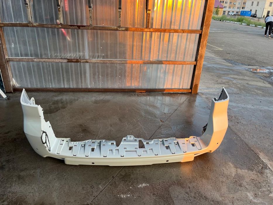 Бампер задний Прада 150 оригинал