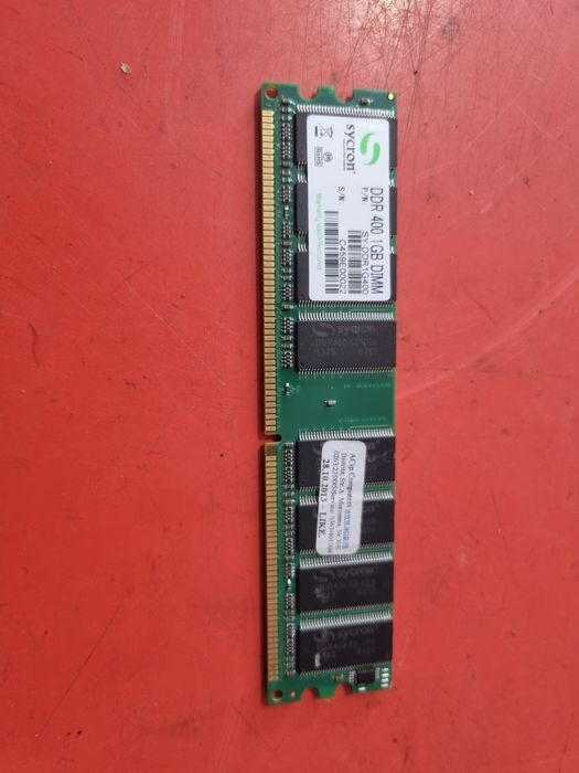 Se vinde urgent lot piese pc