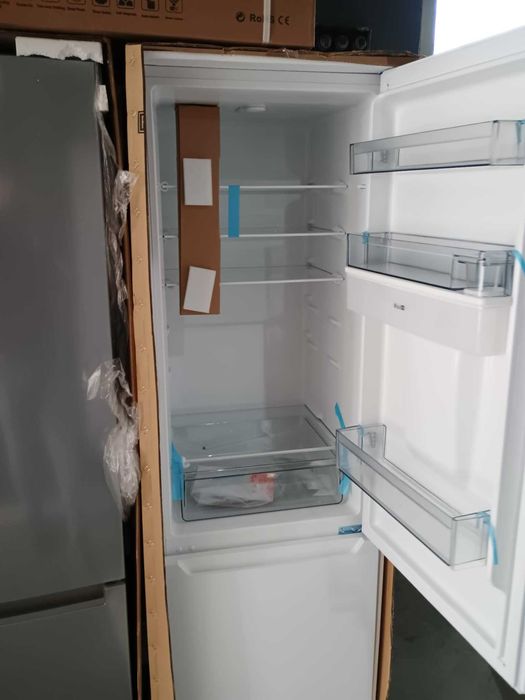 Чисто нов Хладилник с фризер с диспенсър за вода Muhler-Мюлер 180 см