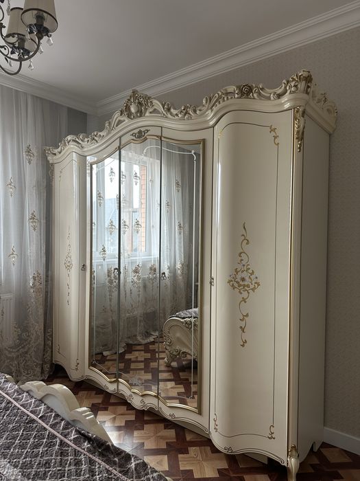 Спальный гарнитур