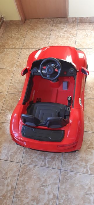 Vând mașină electrică de copii