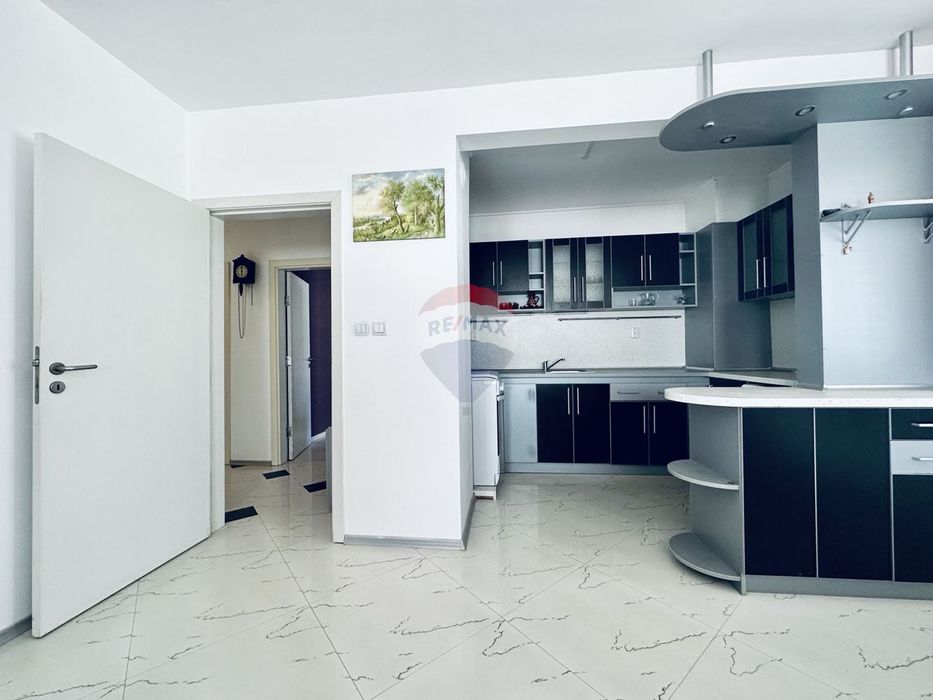 Продава се Тристаен апартамент в Варна, Бриз - 108 кв.м за 1843 €/кв.м - Снимка #2